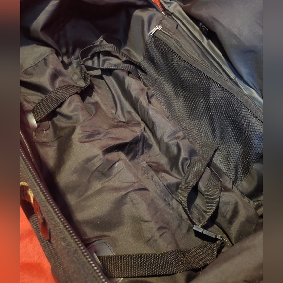 Black Chaps soft-shell rolling suitcase in perfect condition! - Picture 6 of 8